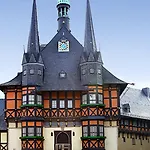 Ringhotel Weisser Hirsch Hotel 4*