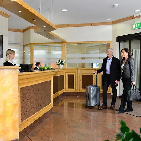 Ringhotel Weisser Hirsch Hotel 4*