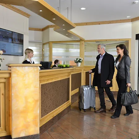 Ringhotel Weisser Hirsch Hotel 4*