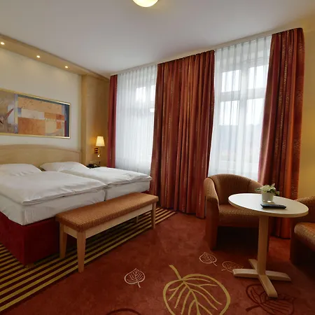 Ringhotel Weisser Hirsch 4*