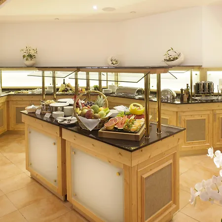 Ringhotel Weisser Hirsch Hotel 4*