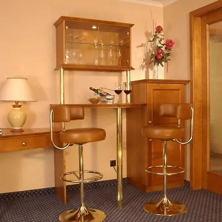 Ringhotel Weisser Hirsch 4*