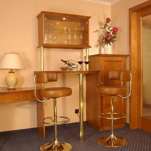 Ringhotel Weisser Hirsch 4*